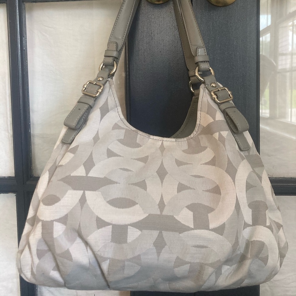 Grey Coach Handbag: leather straps & blue liner - Picture 3 of 14